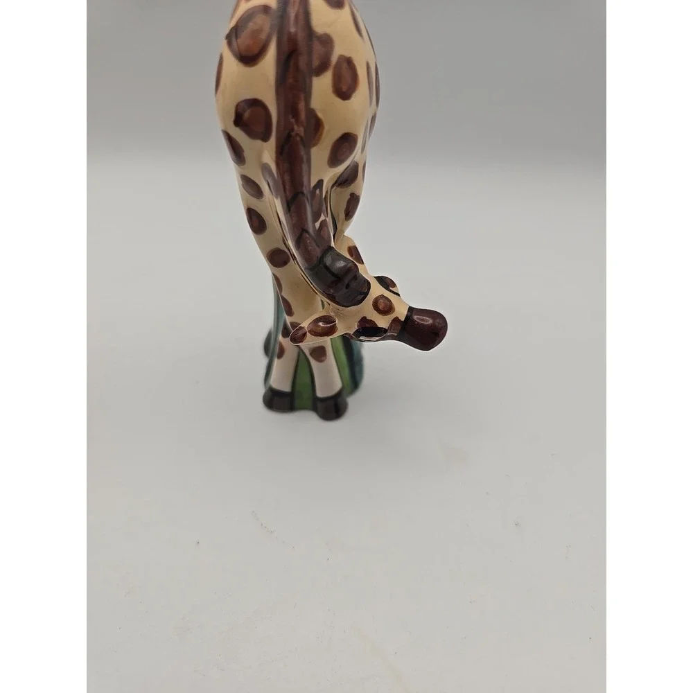 Whimsical Giraffe Salt and Pepper shakers Blue Sky Lynda‎ Corneille